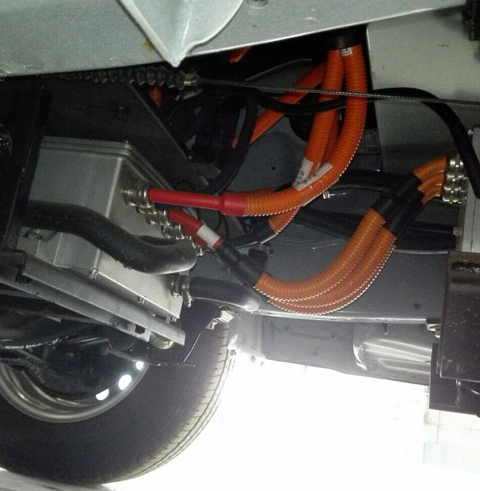 What is an asynchronous metal cable joint motor