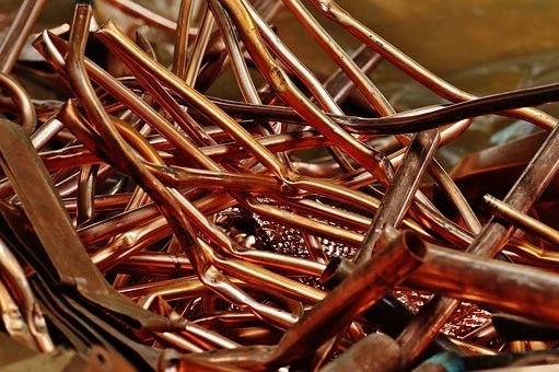 Domestic demand peak season is still expected, Shanghai Copper continues to adjust